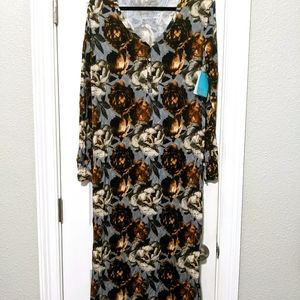 NWT! Posh Peanut Floral Maxi Sz M